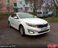Белый Киа K5, объемом двигателя 20 л и пробегом 230 тыс. км за 9100 $, фото 1 на Automoto.ua