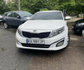 Белый Киа K5, объемом двигателя 2 л и пробегом 383 тыс. км за 8199 $, фото 1 на Automoto.ua