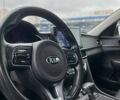 Белый Киа K5, объемом двигателя 2 л и пробегом 378 тыс. км за 9000 $, фото 7 на Automoto.ua