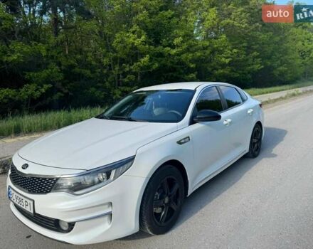 Белый Киа K5, объемом двигателя 2 л и пробегом 240 тыс. км за 10900 $, фото 15 на Automoto.ua