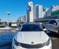Білий Кіа K5, об'ємом двигуна 2 л та пробігом 282 тис. км за 13500 $, фото 6 на Automoto.ua