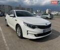Білий Кіа K5, об'ємом двигуна 2 л та пробігом 227 тис. км за 11000 $, фото 2 на Automoto.ua