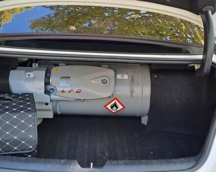 Білий Кіа K5, об'ємом двигуна 2 л та пробігом 295 тис. км за 11200 $, фото 33 на Automoto.ua