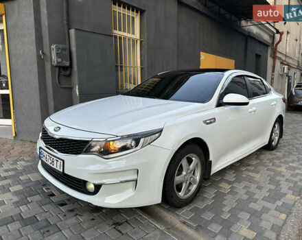 Білий Кіа K5, об'ємом двигуна 2 л та пробігом 335 тис. км за 8200 $, фото 3 на Automoto.ua