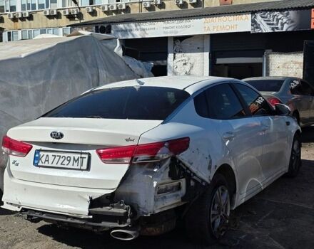 Белый Киа K5, объемом двигателя 2 л и пробегом 350 тыс. км за 4600 $, фото 2 на Automoto.ua