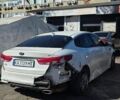 Белый Киа K5, объемом двигателя 2 л и пробегом 350 тыс. км за 4600 $, фото 2 на Automoto.ua