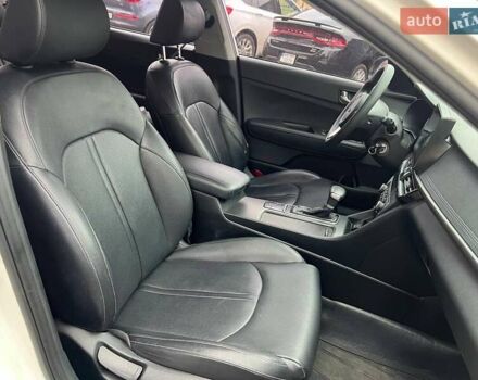Білий Кіа K5, об'ємом двигуна 2 л та пробігом 133 тис. км за 10200 $, фото 24 на Automoto.ua