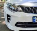 Білий Кіа K5, об'ємом двигуна 2 л та пробігом 295 тис. км за 11200 $, фото 12 на Automoto.ua