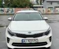 Белый Киа K5, объемом двигателя 2 л и пробегом 272 тыс. км за 12200 $, фото 4 на Automoto.ua