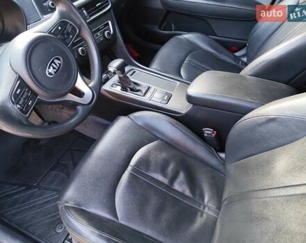 Білий Кіа K5, об'ємом двигуна 2 л та пробігом 384 тис. км за 10400 $, фото 8 на Automoto.ua