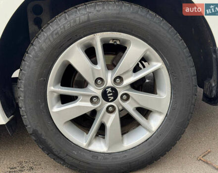 Білий Кіа K5, об'ємом двигуна 2 л та пробігом 338 тис. км за 8700 $, фото 11 на Automoto.ua