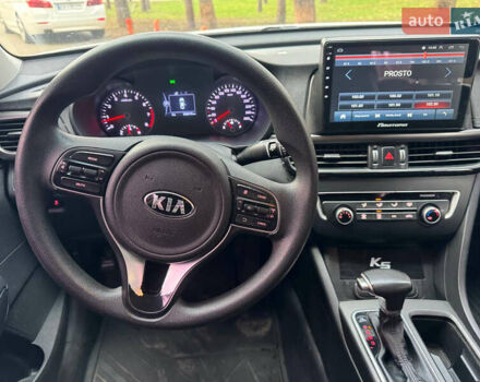 Білий Кіа K5, об'ємом двигуна 2 л та пробігом 338 тис. км за 8700 $, фото 6 на Automoto.ua