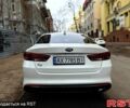 Белый Киа K5, объемом двигателя 2 л и пробегом 152 тыс. км за 13000 $, фото 5 на Automoto.ua