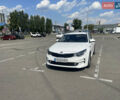 Белый Киа K5, объемом двигателя 2 л и пробегом 300 тыс. км за 10500 $, фото 3 на Automoto.ua