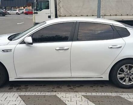 Білий Кіа K5, об'ємом двигуна 2 л та пробігом 320 тис. км за 10600 $, фото 4 на Automoto.ua
