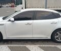 Білий Кіа K5, об'ємом двигуна 2 л та пробігом 320 тис. км за 10600 $, фото 4 на Automoto.ua