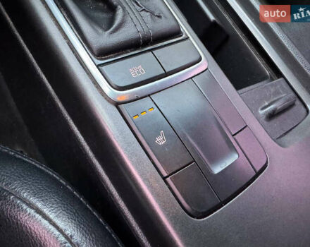 Білий Кіа K5, об'ємом двигуна 2 л та пробігом 338 тис. км за 8700 $, фото 7 на Automoto.ua