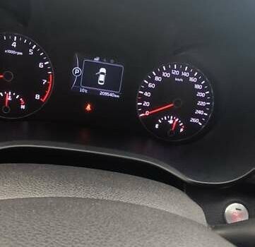 Білий Кіа K5, об'ємом двигуна 2 л та пробігом 320 тис. км за 10600 $, фото 6 на Automoto.ua