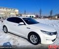 Белый Киа K5, объемом двигателя 2 л и пробегом 225 тыс. км за 11999 $, фото 1 на Automoto.ua