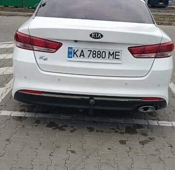 Білий Кіа K5, об'ємом двигуна 2 л та пробігом 320 тис. км за 10600 $, фото 3 на Automoto.ua