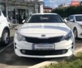 Белый Киа K5, объемом двигателя 2 л и пробегом 323 тыс. км за 8490 $, фото 1 на Automoto.ua