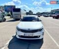 Белый Киа K5, объемом двигателя 2 л и пробегом 226 тыс. км за 12900 $, фото 1 на Automoto.ua