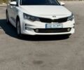 Белый Киа K5, объемом двигателя 2 л и пробегом 364 тыс. км за 10000 $, фото 1 на Automoto.ua