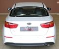 Белый Киа K5, объемом двигателя 2 л и пробегом 178 тыс. км за 8900 $, фото 5 на Automoto.ua