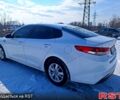 Белый Киа K5, объемом двигателя 2 л и пробегом 225 тыс. км за 11999 $, фото 3 на Automoto.ua