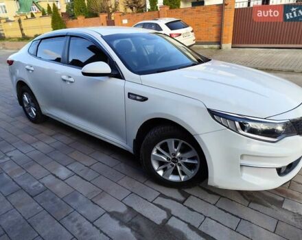 Білий Кіа K5, об'ємом двигуна 2 л та пробігом 384 тис. км за 10400 $, фото 5 на Automoto.ua