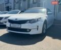 Белый Киа K5, объемом двигателя 2 л и пробегом 323 тыс. км за 9990 $, фото 1 на Automoto.ua