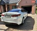 Белый Киа K5, объемом двигателя 2 л и пробегом 330 тыс. км за 9500 $, фото 7 на Automoto.ua