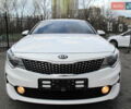 Белый Киа K5, объемом двигателя 2 л и пробегом 252 тыс. км за 11750 $, фото 4 на Automoto.ua