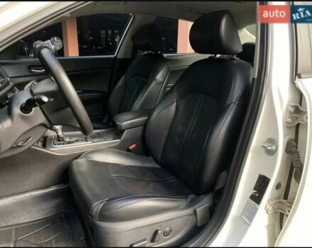 Белый Киа K5, объемом двигателя 2 л и пробегом 666 тыс. км за 9200 $, фото 6 на Automoto.ua