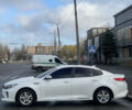 Белый Киа K5, объемом двигателя 2 л и пробегом 268 тыс. км за 11600 $, фото 3 на Automoto.ua