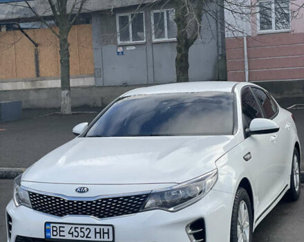 Белый Киа K5, объемом двигателя 2 л и пробегом 268 тыс. км за 11600 $, фото 1 на Automoto.ua