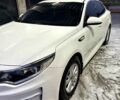 Білий Кіа K5, об'ємом двигуна 2 л та пробігом 271 тис. км за 10500 $, фото 1 на Automoto.ua