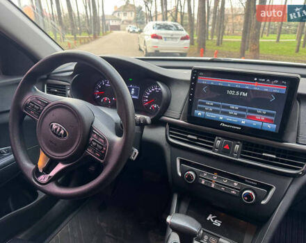 Білий Кіа K5, об'ємом двигуна 2 л та пробігом 338 тис. км за 8700 $, фото 9 на Automoto.ua
