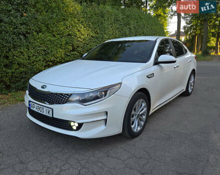 Белый Киа K5, объемом двигателя 2 л и пробегом 170 тыс. км за 14500 $, фото 7 на Automoto.ua