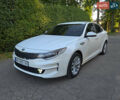 Белый Киа K5, объемом двигателя 2 л и пробегом 170 тыс. км за 14500 $, фото 7 на Automoto.ua