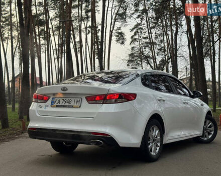 Білий Кіа K5, об'ємом двигуна 2 л та пробігом 338 тис. км за 8700 $, фото 12 на Automoto.ua