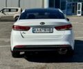 Білий Кіа K5, об'ємом двигуна 2 л та пробігом 370 тис. км за 9299 $, фото 7 на Automoto.ua