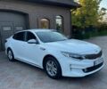 Белый Киа K5, объемом двигателя 0 л и пробегом 262 тыс. км за 11500 $, фото 3 на Automoto.ua