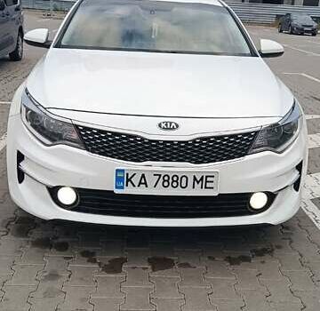 Білий Кіа K5, об'ємом двигуна 2 л та пробігом 320 тис. км за 10600 $, фото 1 на Automoto.ua