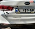 Белый Киа K5, объемом двигателя 2 л и пробегом 330 тыс. км за 9500 $, фото 2 на Automoto.ua