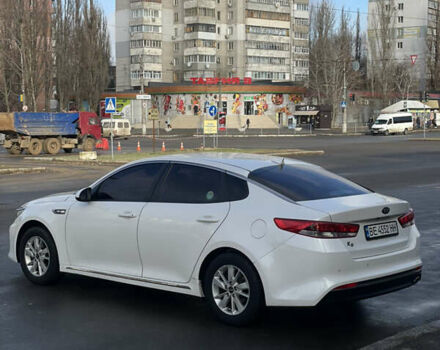 Белый Киа K5, объемом двигателя 2 л и пробегом 268 тыс. км за 11600 $, фото 4 на Automoto.ua