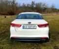 Белый Киа K5, объемом двигателя 2 л и пробегом 216 тыс. км за 10500 $, фото 4 на Automoto.ua