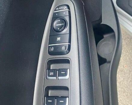 Белый Киа K5, объемом двигателя 2 л и пробегом 274 тыс. км за 11990 $, фото 12 на Automoto.ua