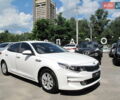 Белый Киа K5, объемом двигателя 2 л и пробегом 253 тыс. км за 12900 $, фото 4 на Automoto.ua