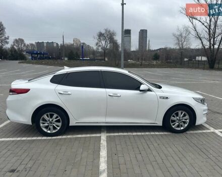 Білий Кіа K5, об'ємом двигуна 2 л та пробігом 259 тис. км за 12500 $, фото 1 на Automoto.ua